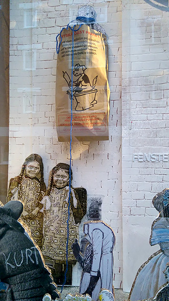 Vera Bonsen: Fensterkunst 'Papermania', Heidelberg