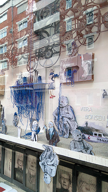 Vera Bonsen: Fensterkunst 'Papermania', Heidelberg