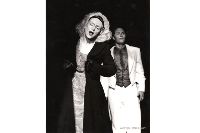 Vera Bonsen: Theater - Enrico